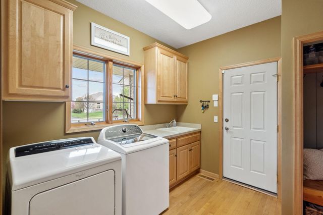 10118 Yates Avenue N, Brooklyn Park, MN 55443