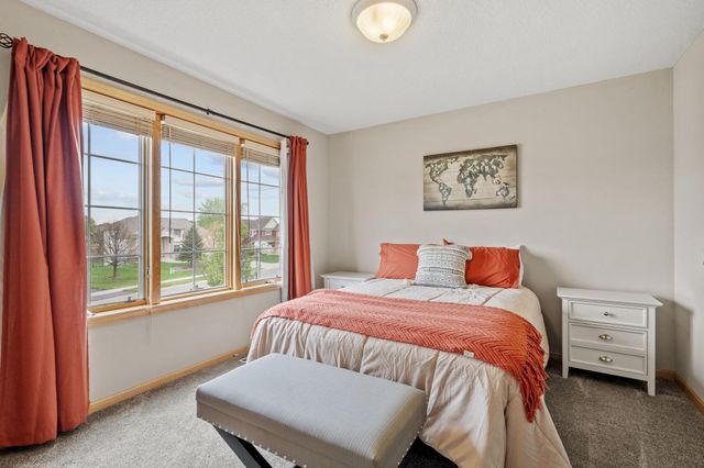 10118 Yates Avenue N, Brooklyn Park, MN 55443