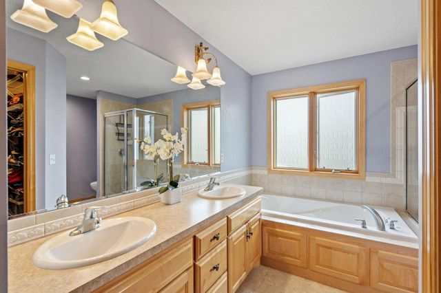 10118 Yates Avenue N, Brooklyn Park, MN 55443