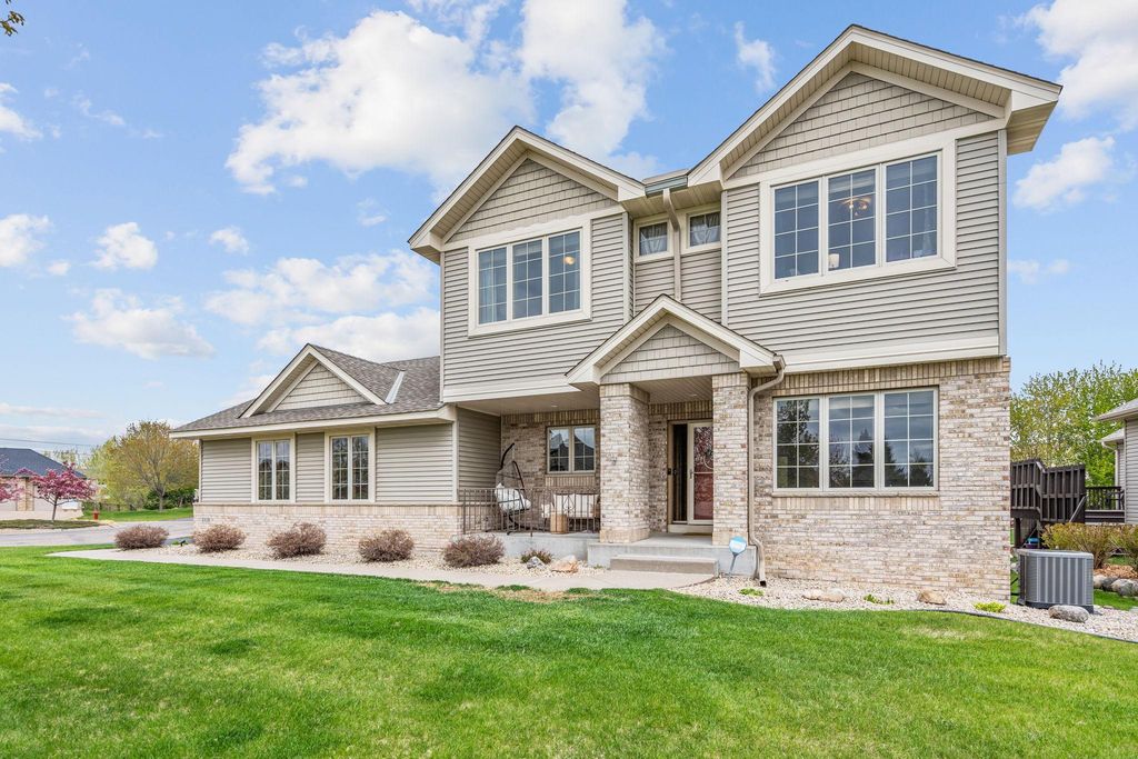 10118 Yates Avenue N, Brooklyn Park, MN 55443