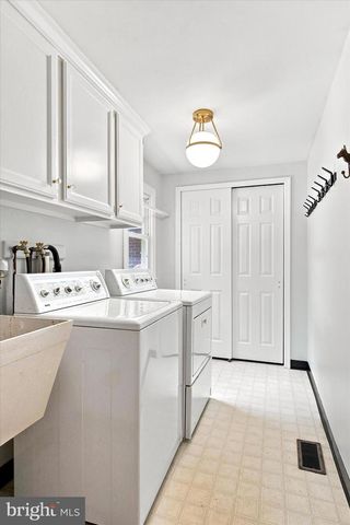 239 COHASSET LN, West Chester, PA 19380