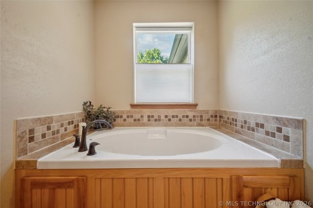 23392 Smith Road, Morris, OK 74445