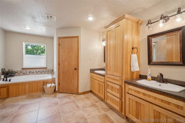 23392 Smith Road, Morris, OK 74445