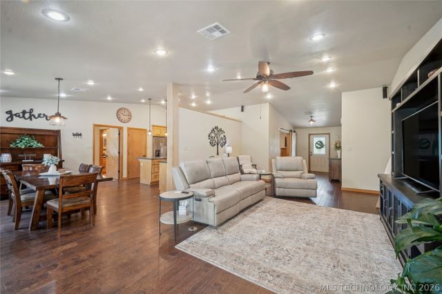 23392 Smith Road, Morris, OK 74445