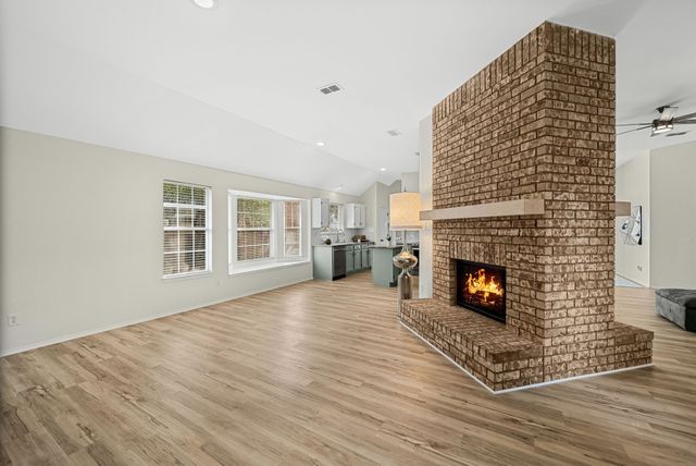 5084 Lakeshore Boulevard, The Colony, TX 75056