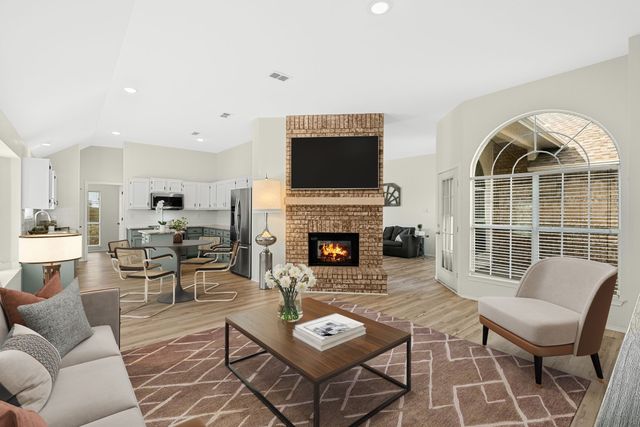 5084 Lakeshore Boulevard, The Colony, TX 75056