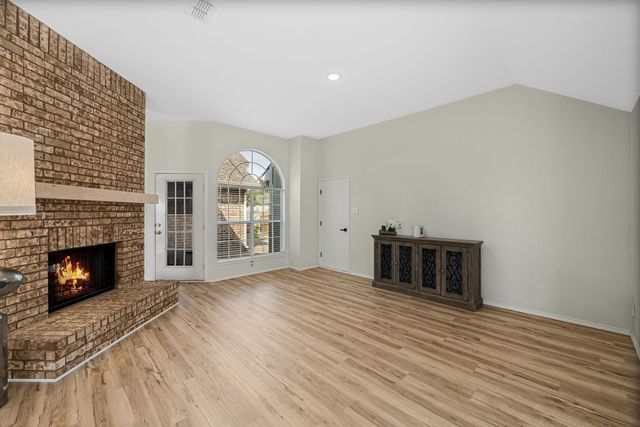 5084 Lakeshore Boulevard, The Colony, TX 75056