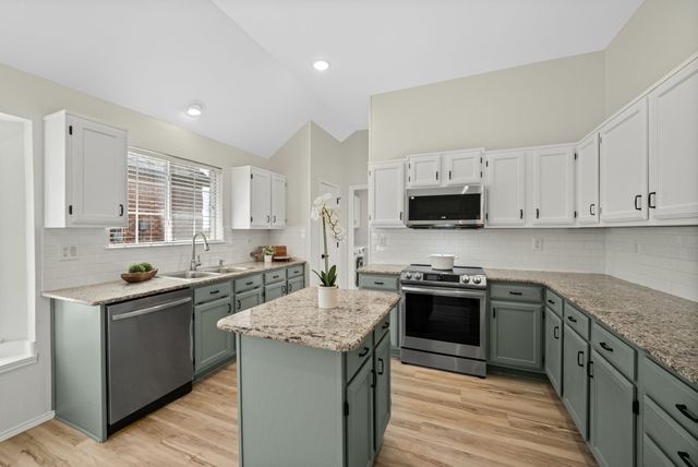 5084 Lakeshore Boulevard, The Colony, TX 75056