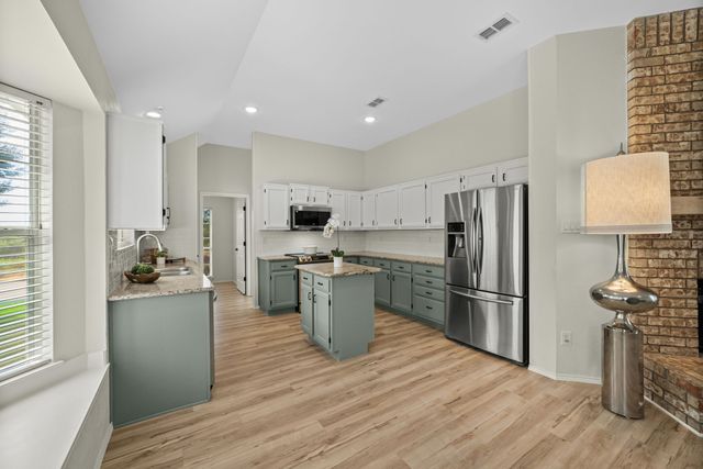 5084 Lakeshore Boulevard, The Colony, TX 75056