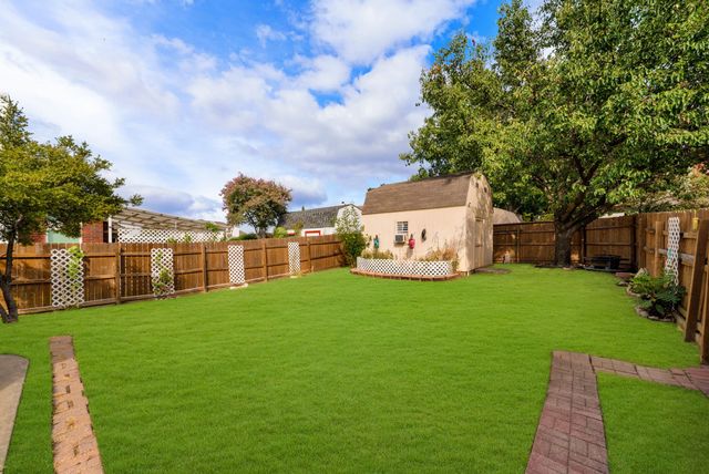 5084 Lakeshore Boulevard, The Colony, TX 75056
