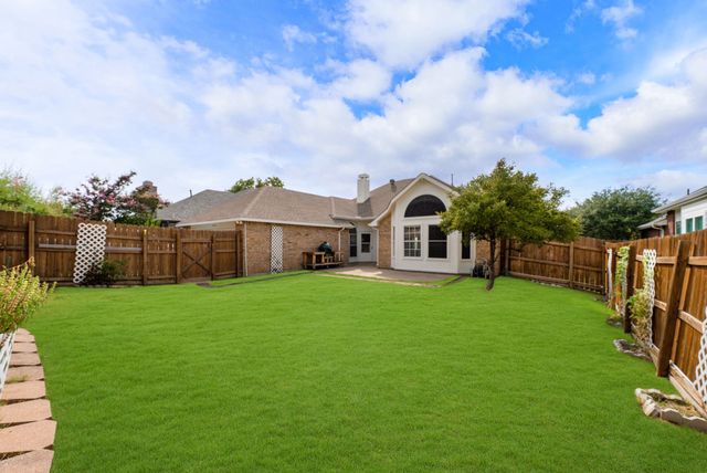 5084 Lakeshore Boulevard, The Colony, TX 75056