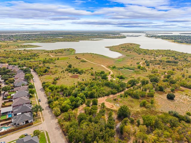5084 Lakeshore Boulevard, The Colony, TX 75056