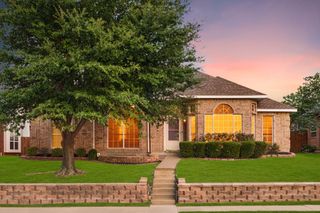 5084 Lakeshore Boulevard, The Colony, TX 75056