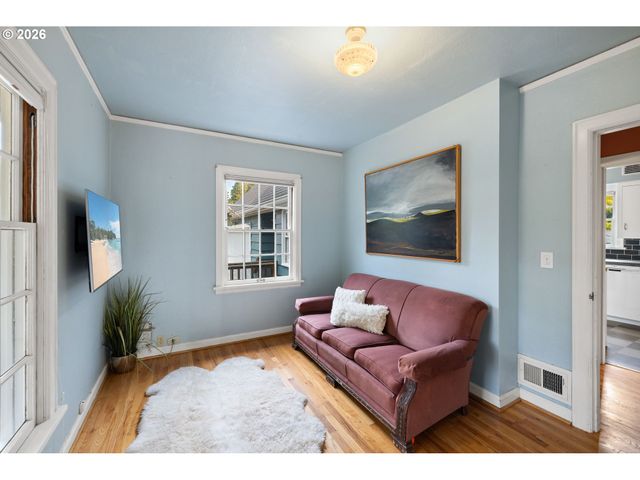 900 Ne 3RD Ave, Hillsboro, OR 97124