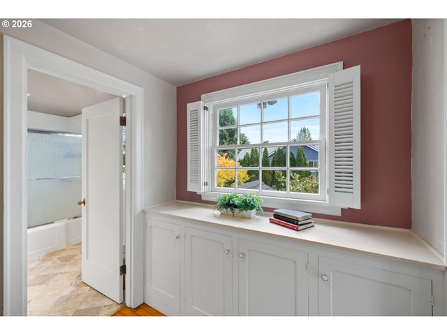 900 Ne 3RD Ave, Hillsboro, OR 97124