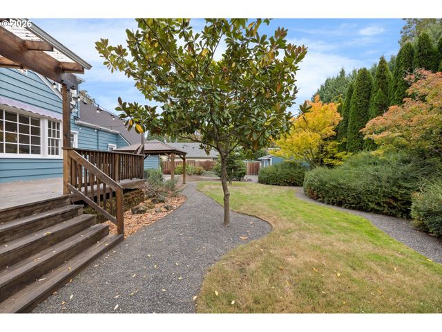 900 Ne 3RD Ave, Hillsboro, OR 97124