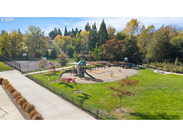 900 Ne 3RD Ave, Hillsboro, OR 97124