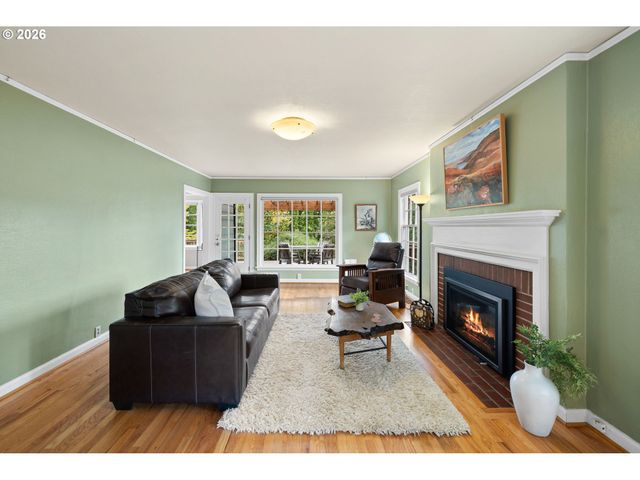 900 Ne 3RD Ave, Hillsboro, OR 97124