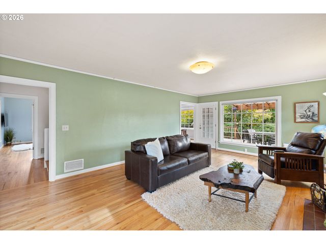 900 Ne 3RD Ave, Hillsboro, OR 97124