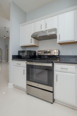 573 Boxwood Pl, St Augustine, FL 32086