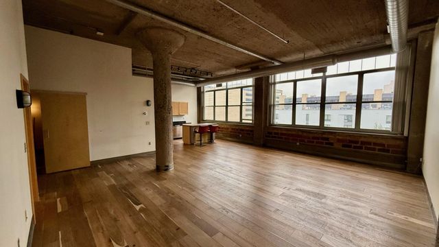 521 S 7th Street 422, Minneapolis, MN 55415