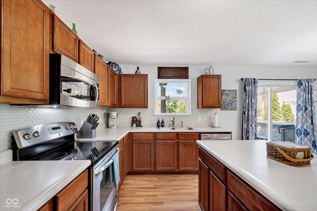 10614 Pokagon Way, Indianapolis, IN 46239