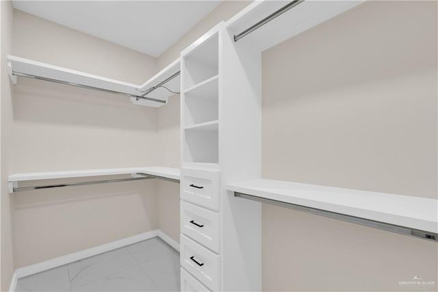 1104 W Dukakis Avenue, Alton, TX 78573