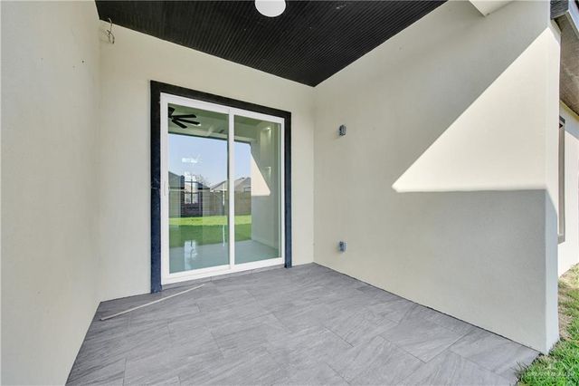 1104 W Dukakis Avenue, Alton, TX 78573