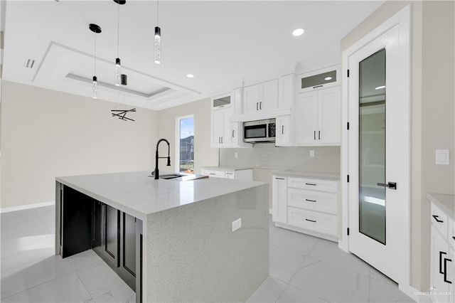 1104 W Dukakis Avenue, Alton, TX 78573