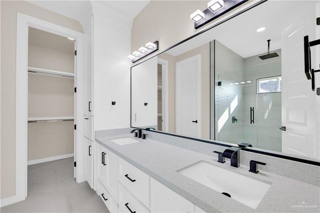 1104 W Dukakis Avenue, Alton, TX 78573