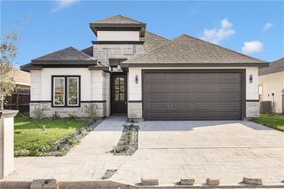 1104 W Dukakis Avenue, Alton, TX 78573