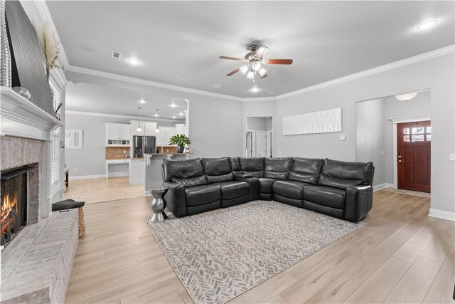 236 Ranalli Avenue, Tontitown, AR 72762