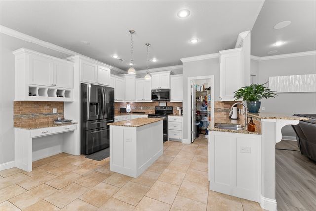 236 Ranalli Avenue, Tontitown, AR 72762