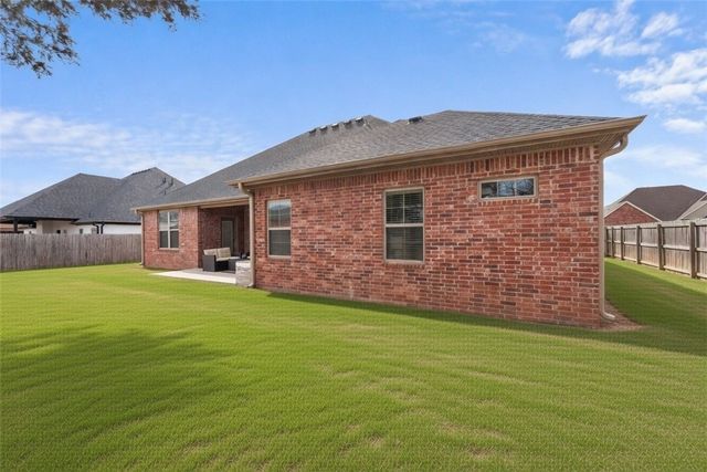 236 Ranalli Avenue, Tontitown, AR 72762