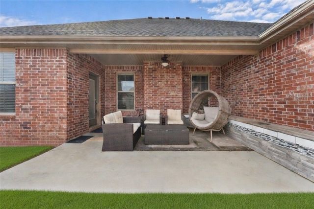 236 Ranalli Avenue, Tontitown, AR 72762