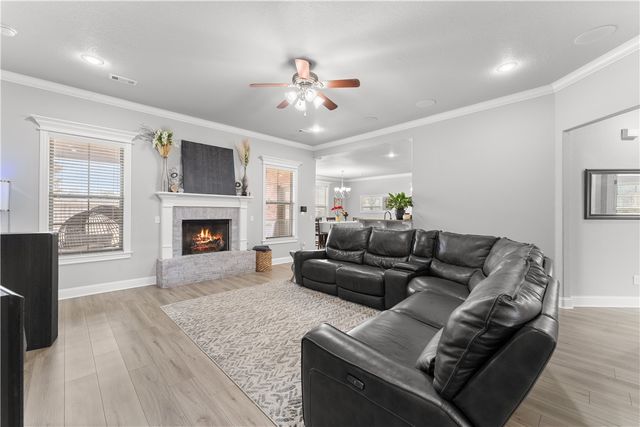 236 Ranalli Avenue, Tontitown, AR 72762