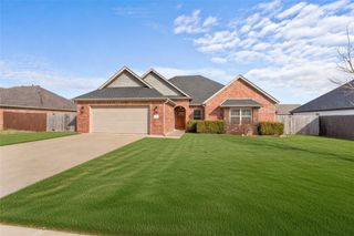 236 Ranalli Avenue, Tontitown, AR 72762