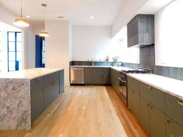 747 Louisiana Ave, New Orleans, LA 70115