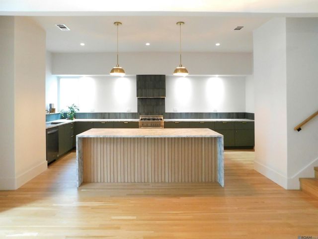 747 Louisiana Ave, New Orleans, LA 70115