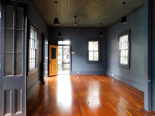 747 Louisiana Ave, New Orleans, LA 70115
