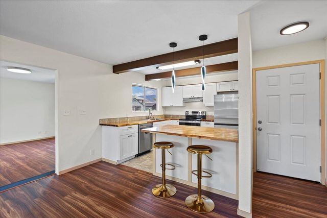 350 Kinaole Cir, Kihei, HI 96753