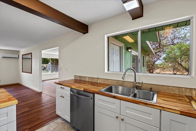 350 Kinaole Cir, Kihei, HI 96753