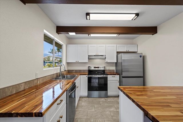 350 Kinaole Cir, Kihei, HI 96753