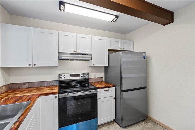 350 Kinaole Cir, Kihei, HI 96753