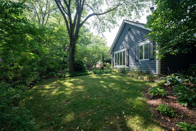 9111 Wildflower COURT, Hales Corners, WI 53130