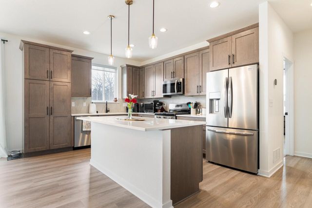 N174W20632 Laurel Springs CIRCLE, Jackson, WI 53037