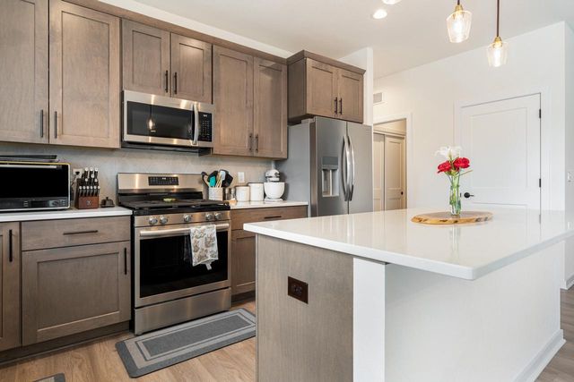 N174W20632 Laurel Springs CIRCLE, Jackson, WI 53037