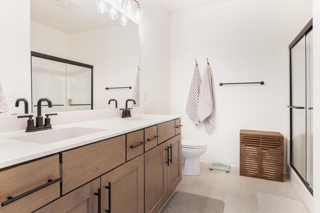 N174W20632 Laurel Springs CIRCLE, Jackson, WI 53037