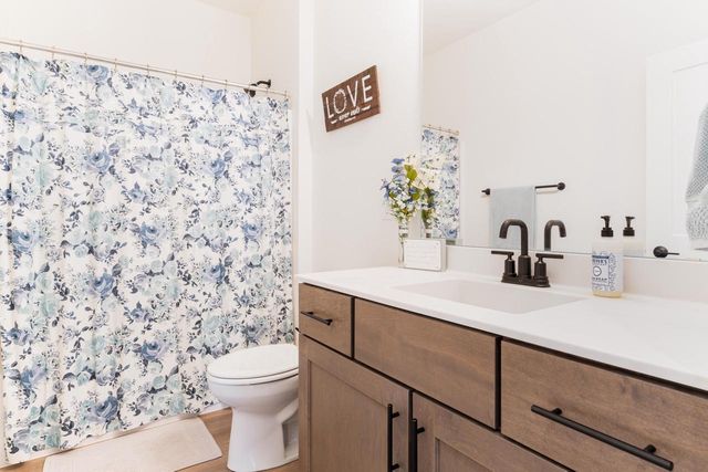 N174W20632 Laurel Springs CIRCLE, Jackson, WI 53037