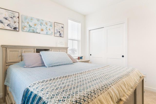 N174W20632 Laurel Springs CIRCLE, Jackson, WI 53037